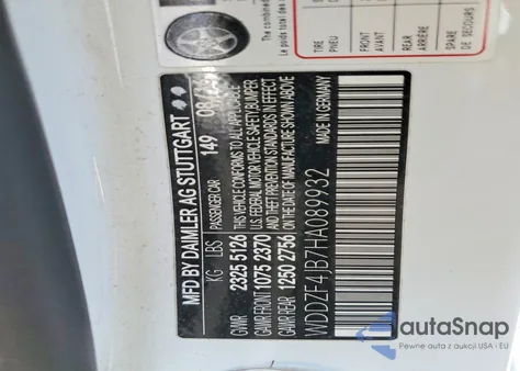 2017 Mercedes-Benz E 300 z USA, uszkodzony, nr VIN WDDZF4JB7HA089932